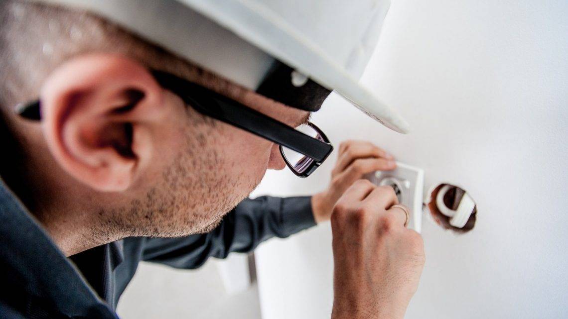 La sécurité au travail, un sujet primordial pour les électriciens. La sécurité au travail, un sujet primordial pour les électriciens.